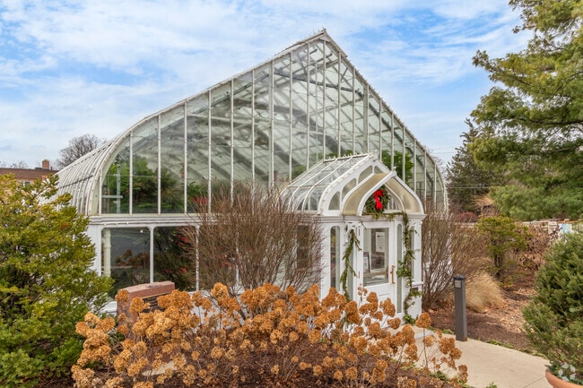 Wilder Park, the first public park in Elmhurst features a conservatory.