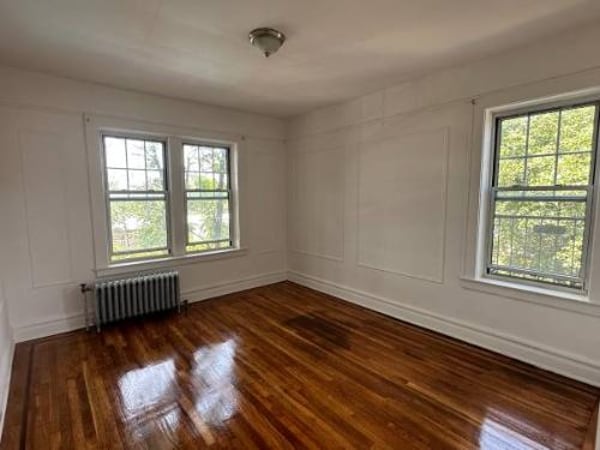 519 Monroe Ave unit elmora, Elizabeth, NJ 07201 - photo 2