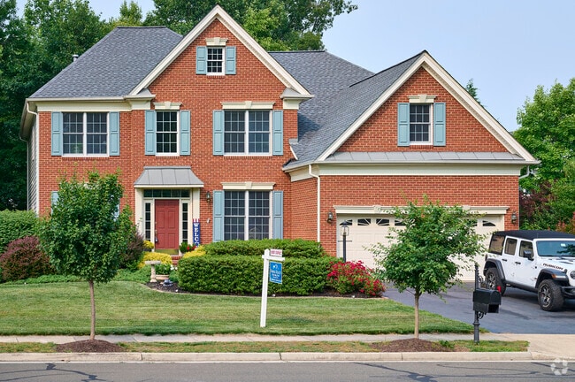 Silver Lake’s housing market features properties ranging from modest ranchers to luxury homes priced from the mid-$600,000s to over $1 million.