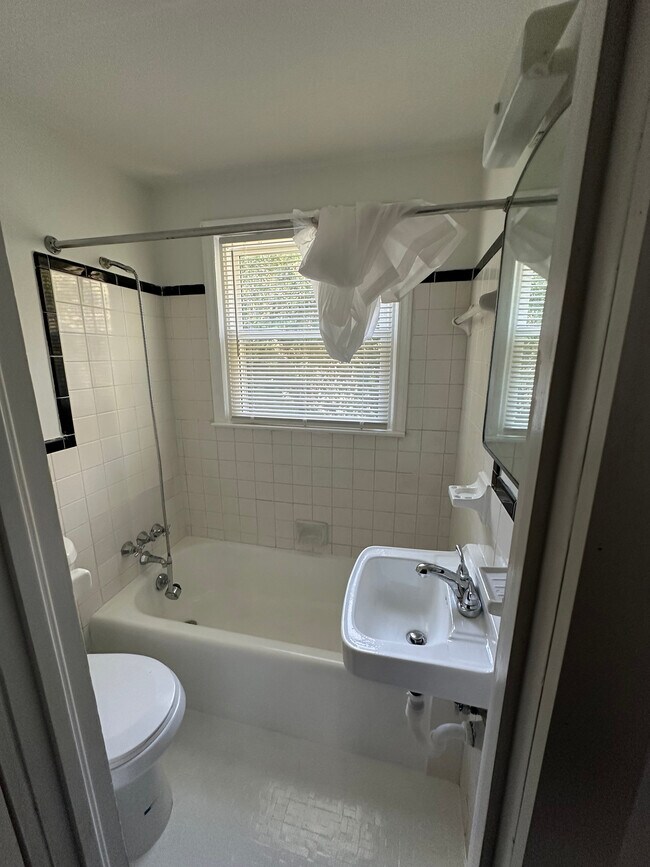 Second floor full bath