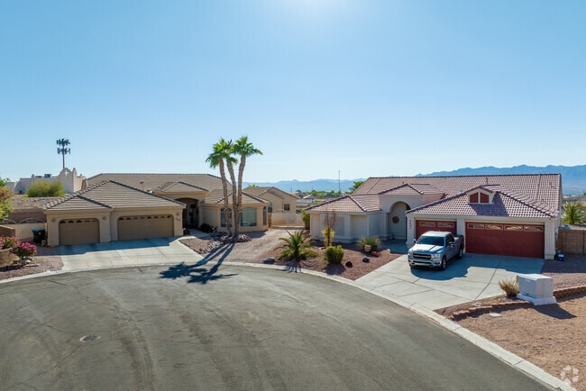 Experience the comfort and beauty of homes in Fox Creek, Bullhead City.