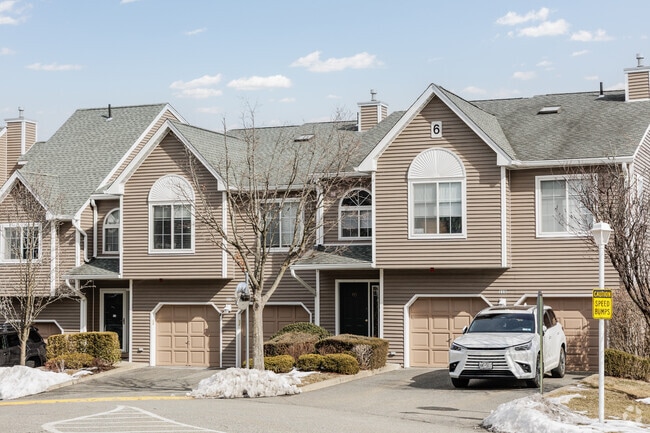 Nanuet, NY Nanuet also has the largest townhouse community in Rockland County with prices ranging from $300,000 and $650,000.