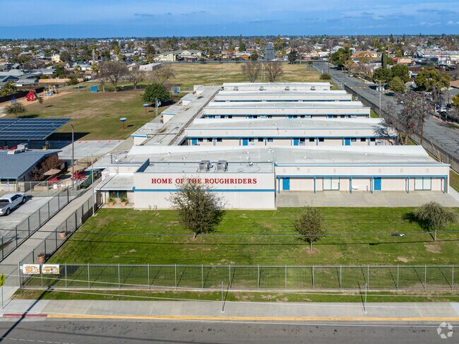 Looking North from the campus of Roosevelt Elementary School toward the homes of Tulare.