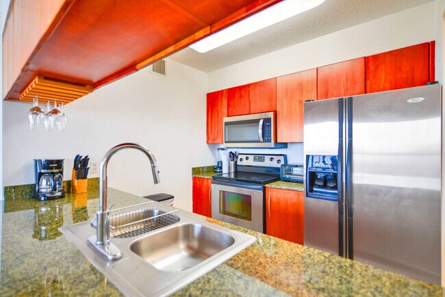 1 SE 12th St unit ID1022219P, Miami, FL 33131 - photo 5