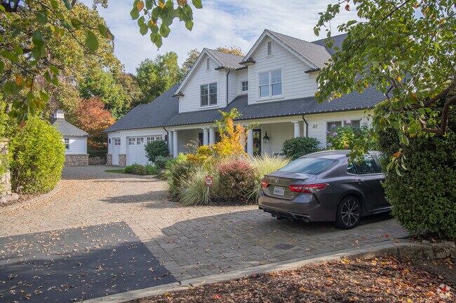 Peardale Estates features some beautiful examples of craftsman architecture.