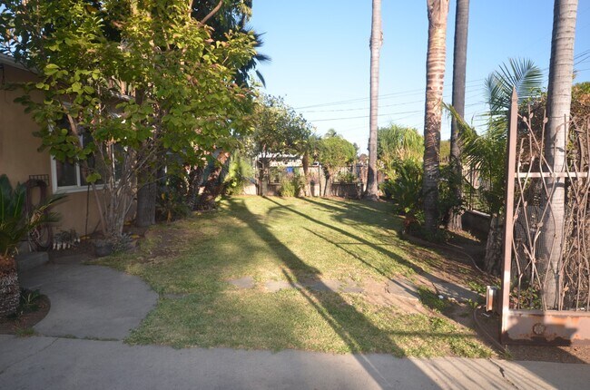 19201 Strathern St, Reseda, CA 91335 - photo 5