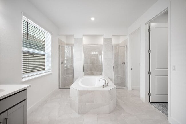 1685 Trailhead Ln, Zephyrhills, FL 33541 - photo 4