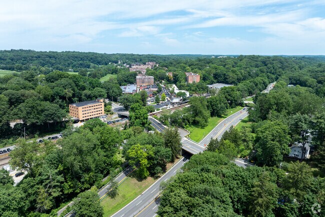 Greenville Westchester is close to easy living, resort-like amenities and highways.