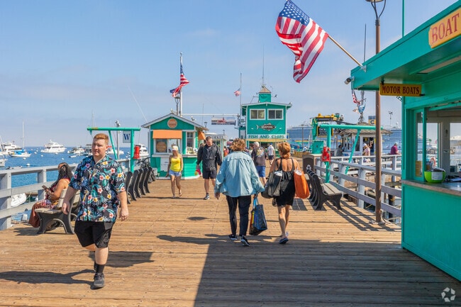 Eric’s On The Pier serves bay views steps from the water.