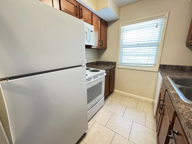 1400 S 20th St unit 7, Lincoln, NE 68502 - photo 7