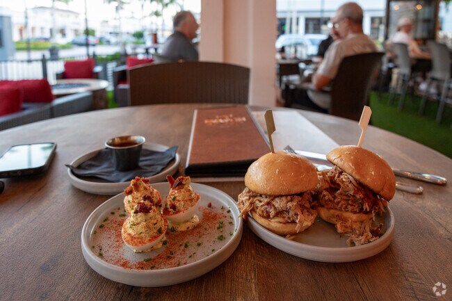 Casual American dining is also available in Gleneagles neighborhood.