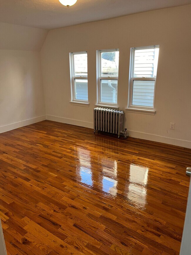 91 Devon St, Boston, MA 02121