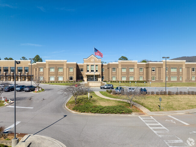 Huntsville High School, Huntsville AL Rankings & Reviews - Homes.com