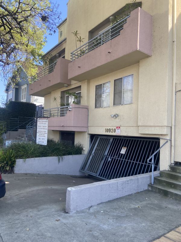 10920 Moorpark St, North Hollywood, CA, CA 91602