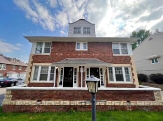 3809 Davenport St, Omaha, NE 68131