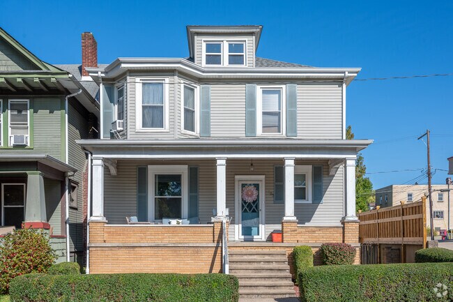 This is an example of a Foursquare you will find in Warwood.