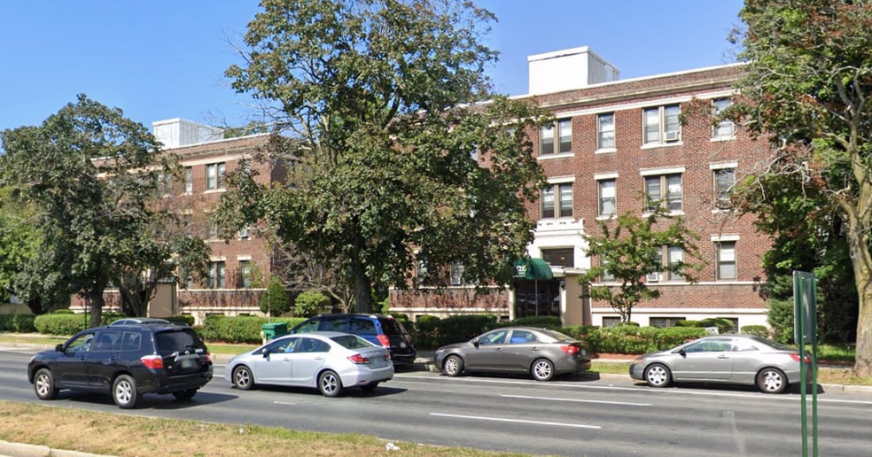 81 Fellsway W unit 10, Medford, MA 02155 - photo 1