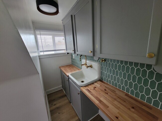 1276 W 89th St unit 1274 w 89th st floor, Cleveland, OH 44102 - photo 3