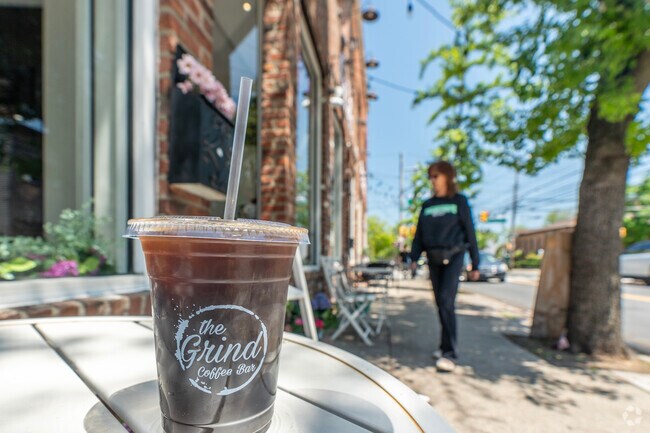 Amboy Road in Tottenville is home to restaurants, cafes, delis and retail stores.