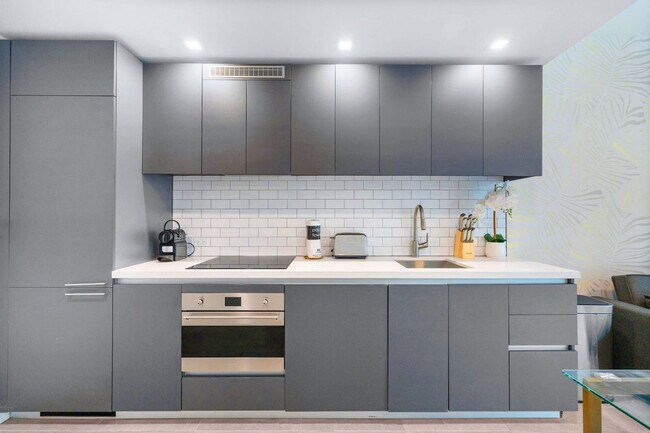 227 NE 2nd St unit FL20-ID1032216P, Miami, FL 33132 - photo 3