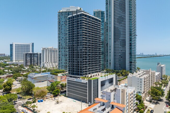 Metro Edgewater is a popular luxury rental community in Edgewater.