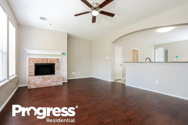 4405 Crystal Ln, Garland, TX 75043 - photo 3