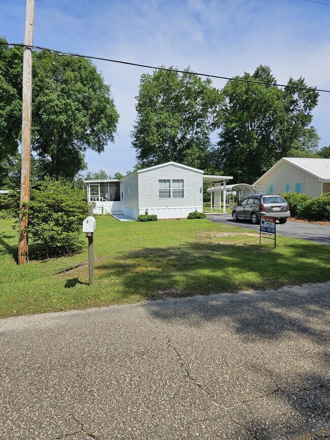 9380 Seabright Ave, Elberta, AL 36530 - photo 2