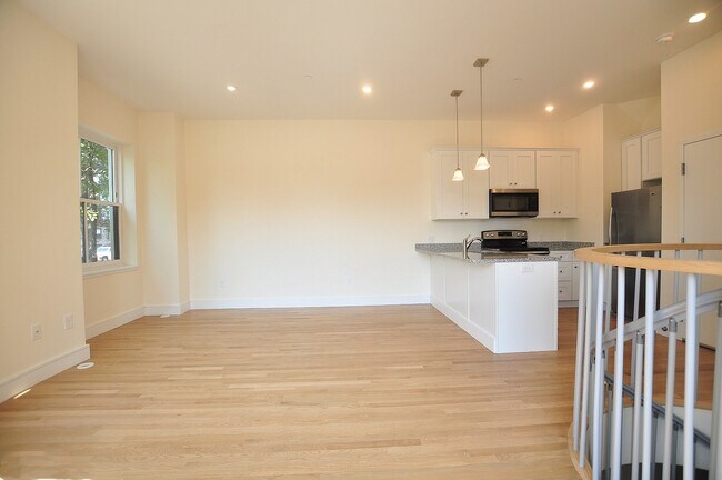877 Beacon St unit 1, Boston, MA 02215 - photo 5
