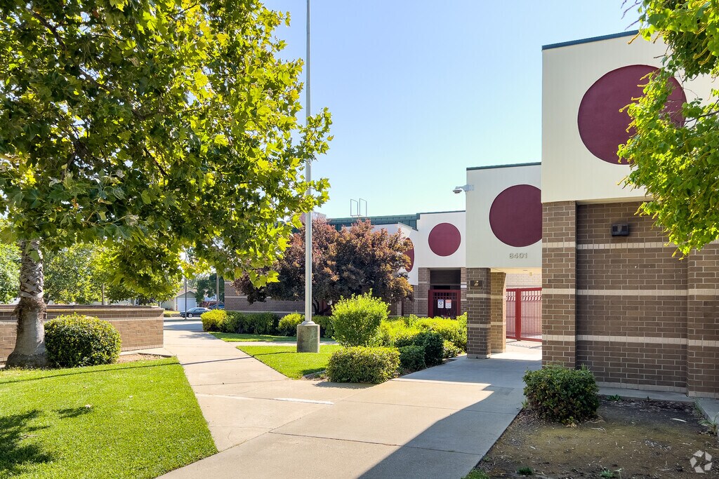 John Reith Elementary School is a modern building in Valley Hi/North Laguna.