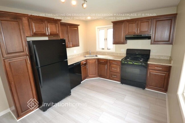 368 N Biermann Ave, Villa Park, IL 60181 - photo 3