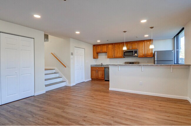 Windjammer Cove Apartments, Braintree, MA 02184 - photo 5