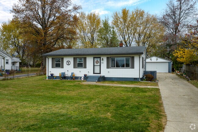 Just minutes away from Lexington is a small subdivision with affordable homes in Donerail.