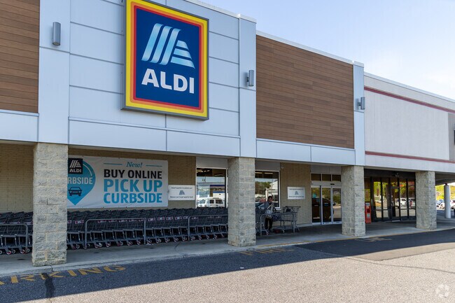 Some residents in Torresdale like to grocery shop at Aldi.