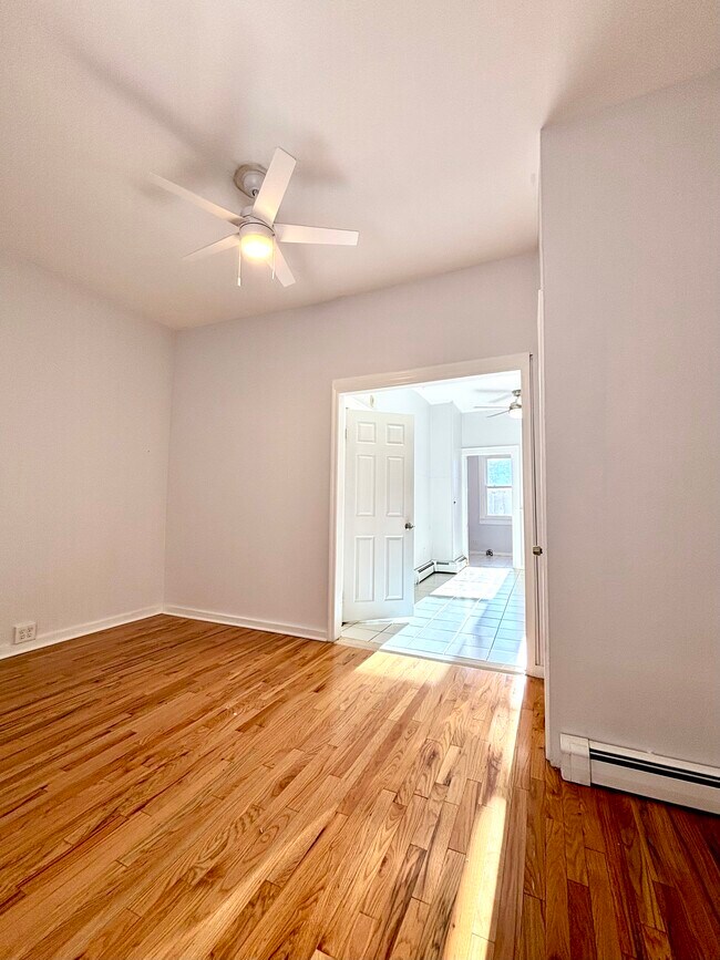 26 Sterling Place unit 4, Edgewater, NJ 07020 - photo 6