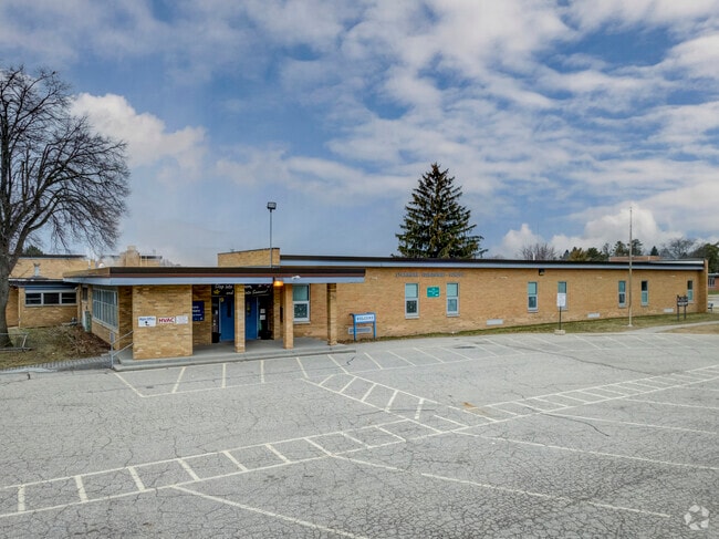 Sycamore Elementary School, Entrance-1