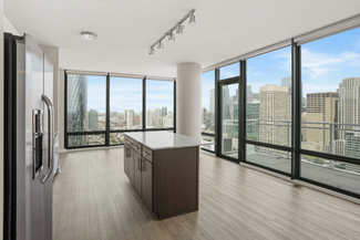 200 S Halsted St, Chicago, IL 60661