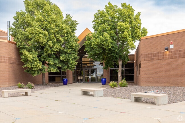 Summit Elementary School has a student-teacher ratio of 14 to 1.