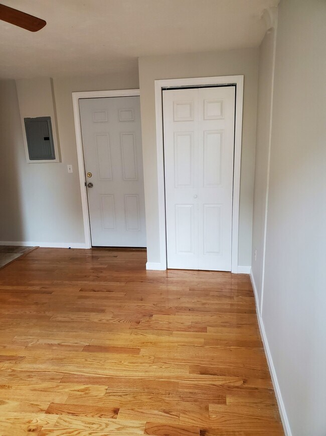 224 Hanover St unit 1, Boston, MA 02113 - photo 3