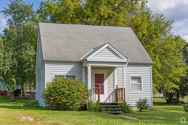 Auburn’s housing styles include charming, quaint cottages.