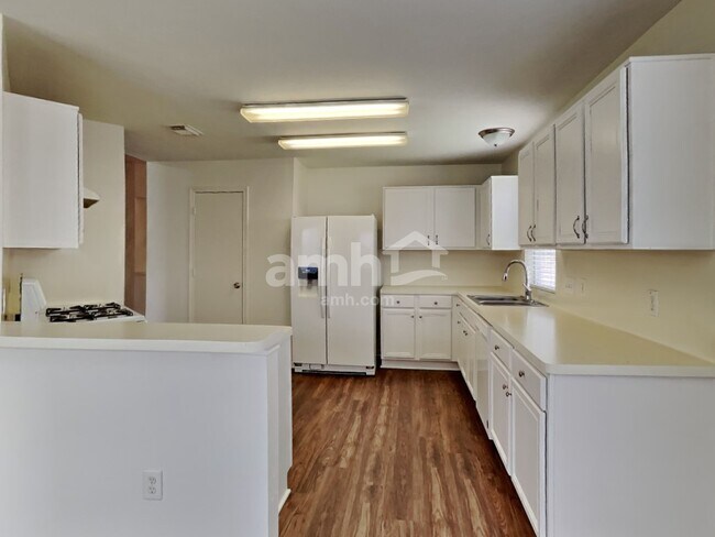 2114 English Green Way, Fresno, TX 77545 - photo 3