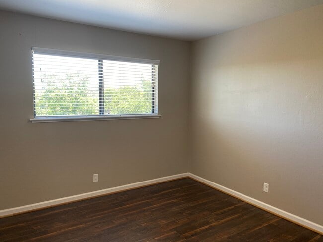 510 Perry St, Jackson, CA 95642 - photo 7