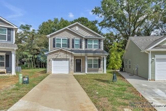 1144 Thayer Gln Ct, Charlotte, NC 28213