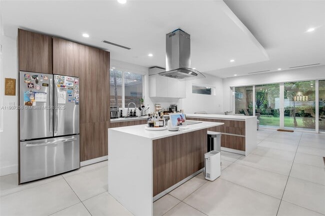 3048 SW 18th St, Miami, FL 33145 - photo 5