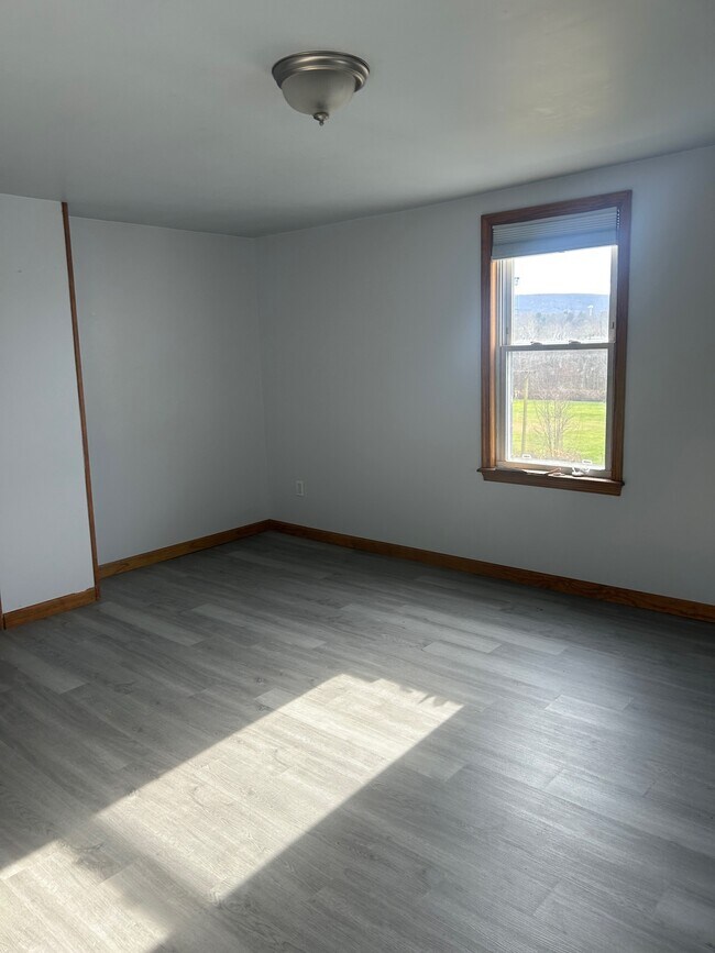 63 Miner St unit 63 miner, Hudson, PA 18705 - photo 7