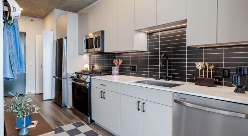 1125 W Carroll Ave, Chicago, IL 60607 - photo 1