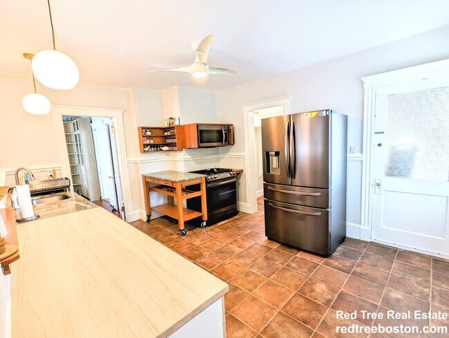 21 Ericsson St, Cambridge, MA 02138 - photo 6
