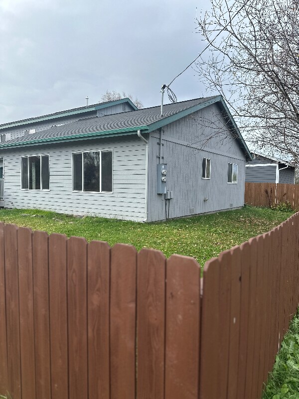 6140 Austin St, Anchorage, AK 99518 - photo 2