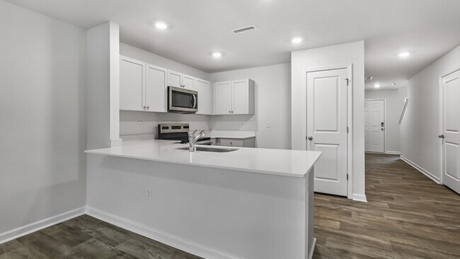 142 Rusling Leaf Dr, Fuquay-Varina, NC 27526 - photo 7