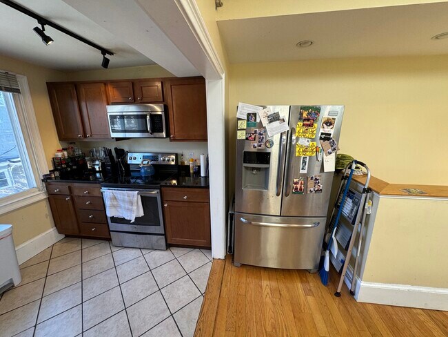 206 Holland St unit 2, Somerville, MA 02144 - photo 5