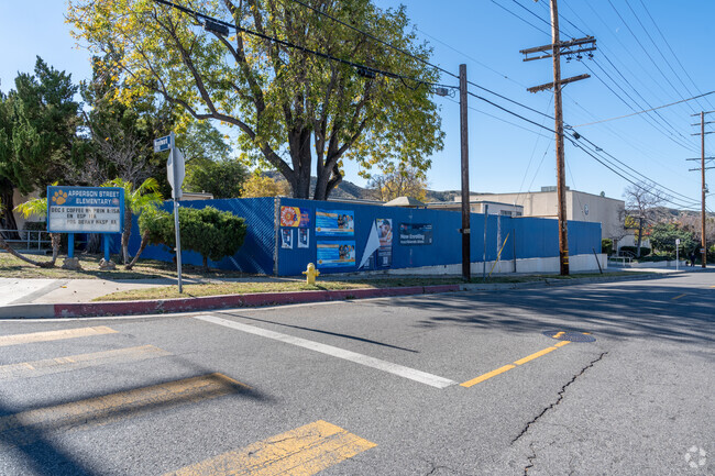 At Apperson Street Elementary, 42% of students scored at or above the proficient level for math.